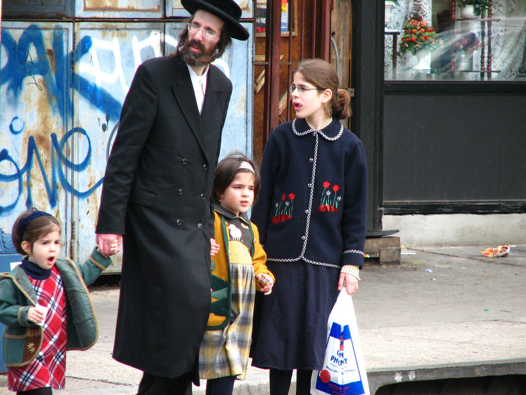 Satmar Jews In Brooklyn History Of The Williamsburg Sect