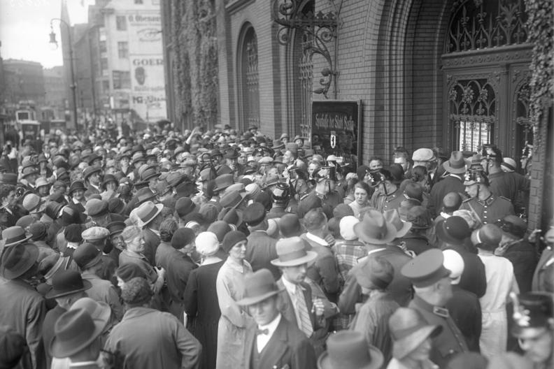 The Philosophy Behind Bank Bailouts via @commentarymagazine