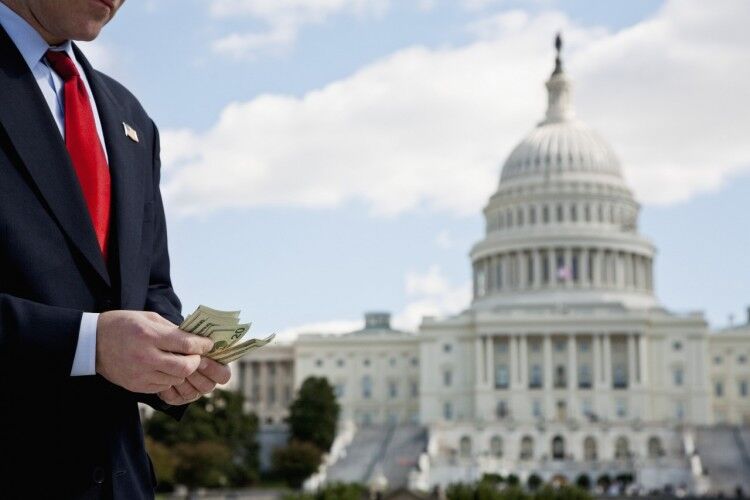 Roll Back the Political Perks via @commentarymagazine