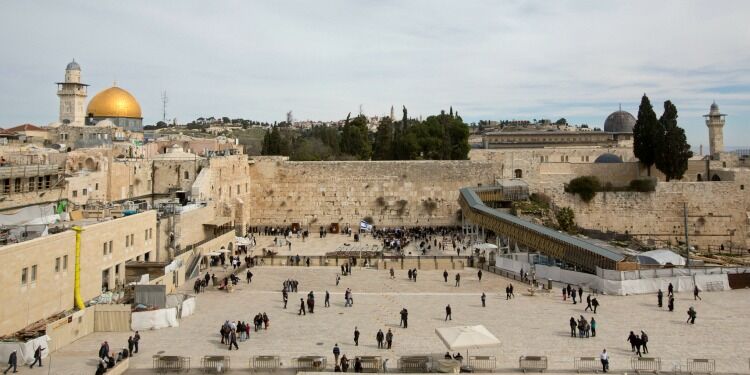 The Two Battles Over the Wall via @commentarymagazine