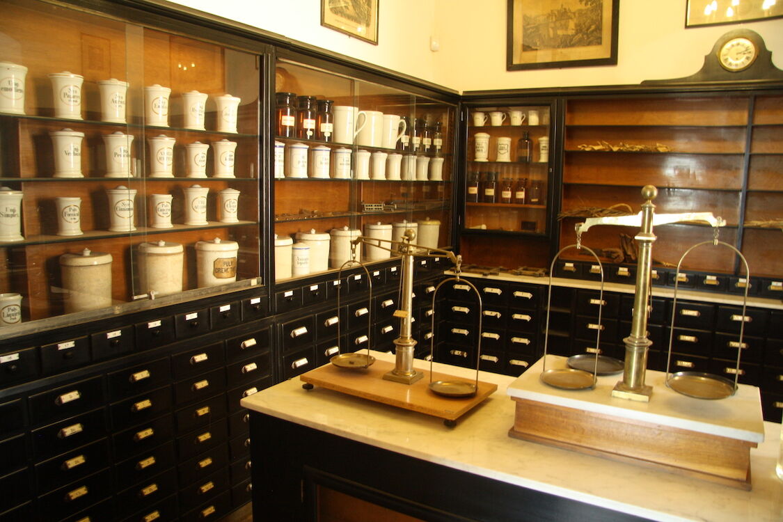 The Friedman Pharmacy via @commentarymagazine