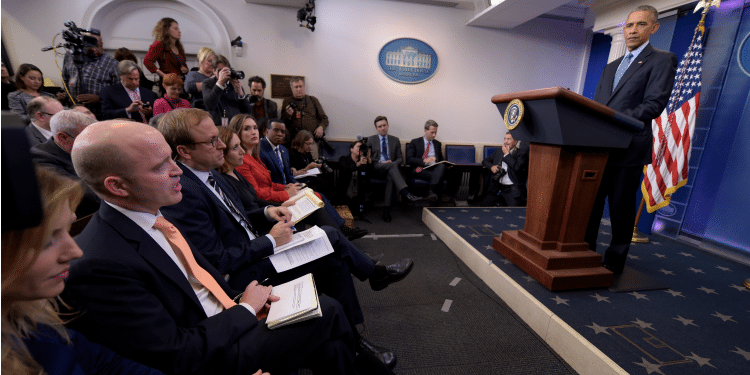 The Obama Era Tarnished the Press via @commentarymagazine