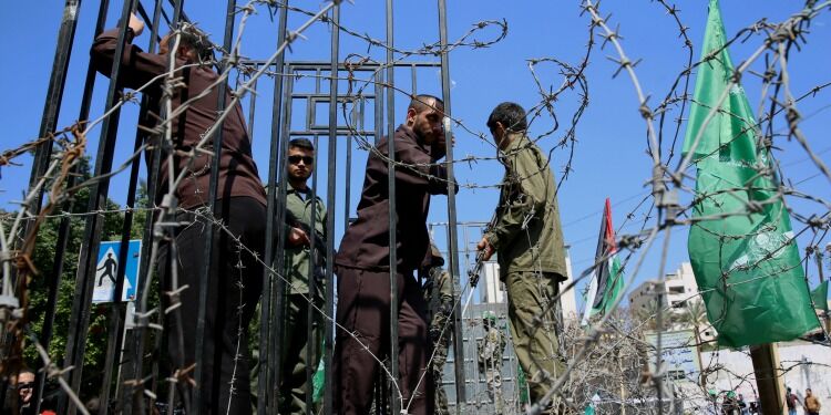 Gaza on the Brink via @commentarymagazine