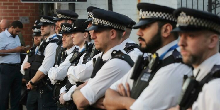 England’s Online Speech Crackdown via @commentarymagazine