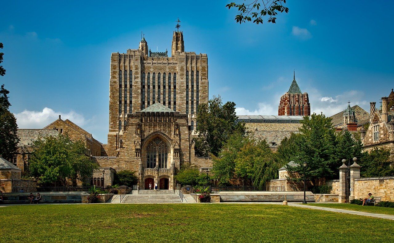 Yale’s Art Department Commits Suicide via @commentarymagazine