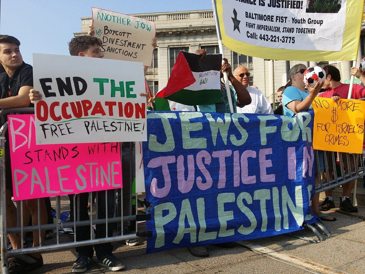 The Rot Inside American Jewish Organizations via @commentarymagazine