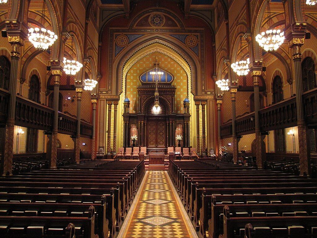 Sermons in Solitude: Jews of Faith Are Never Alone via @commentarymagazine
