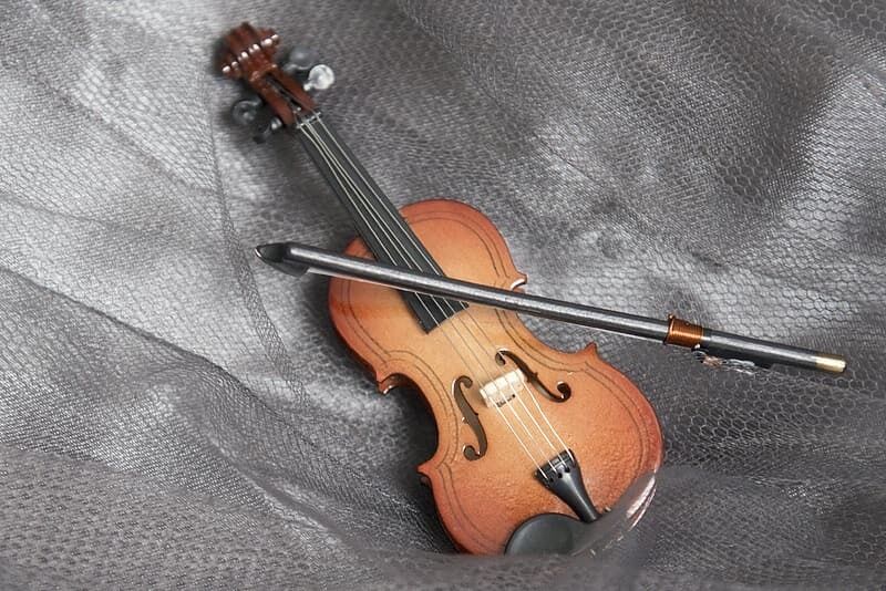 Fiddling While America Burns via @commentarymagazine