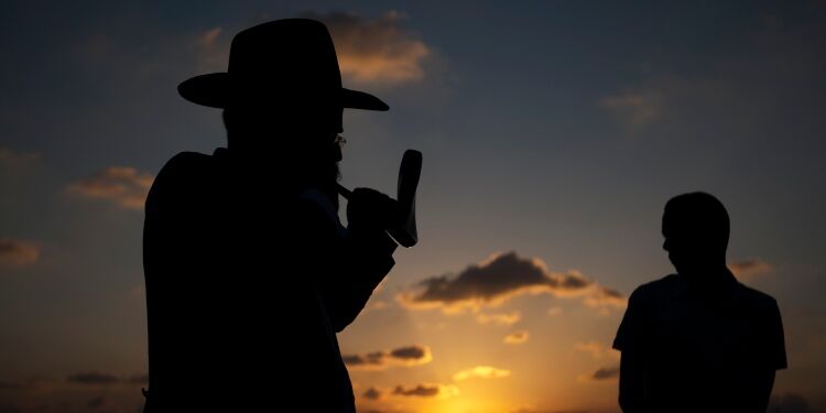 Can Israelis See the Peace Through the Pandemic? via @commentarymagazine